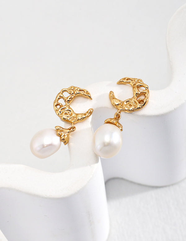 Crescent-shaped Natural Pearl Earrings